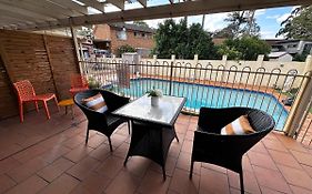 2 Bedroom Retreat With Swimming Pool